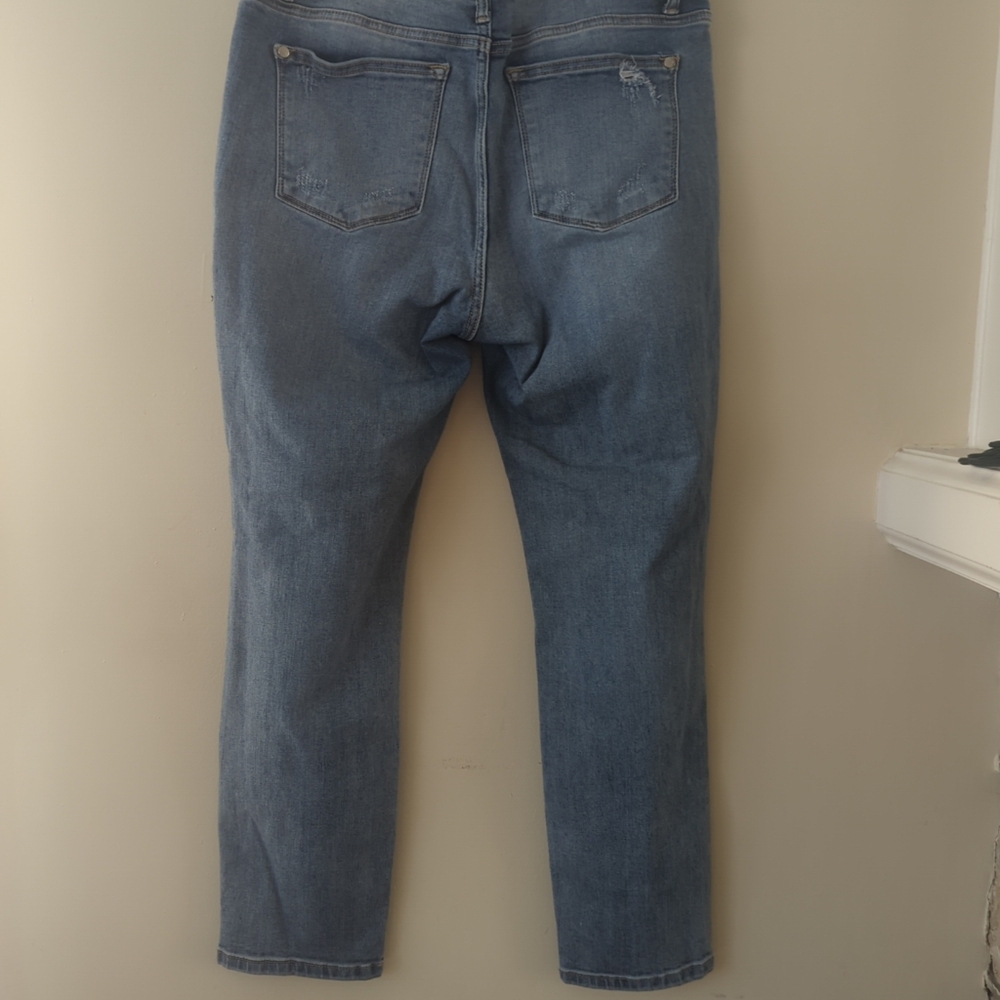 Judy Blue 11/30 distressed boyfriend jeans - Picture 7 of 9
